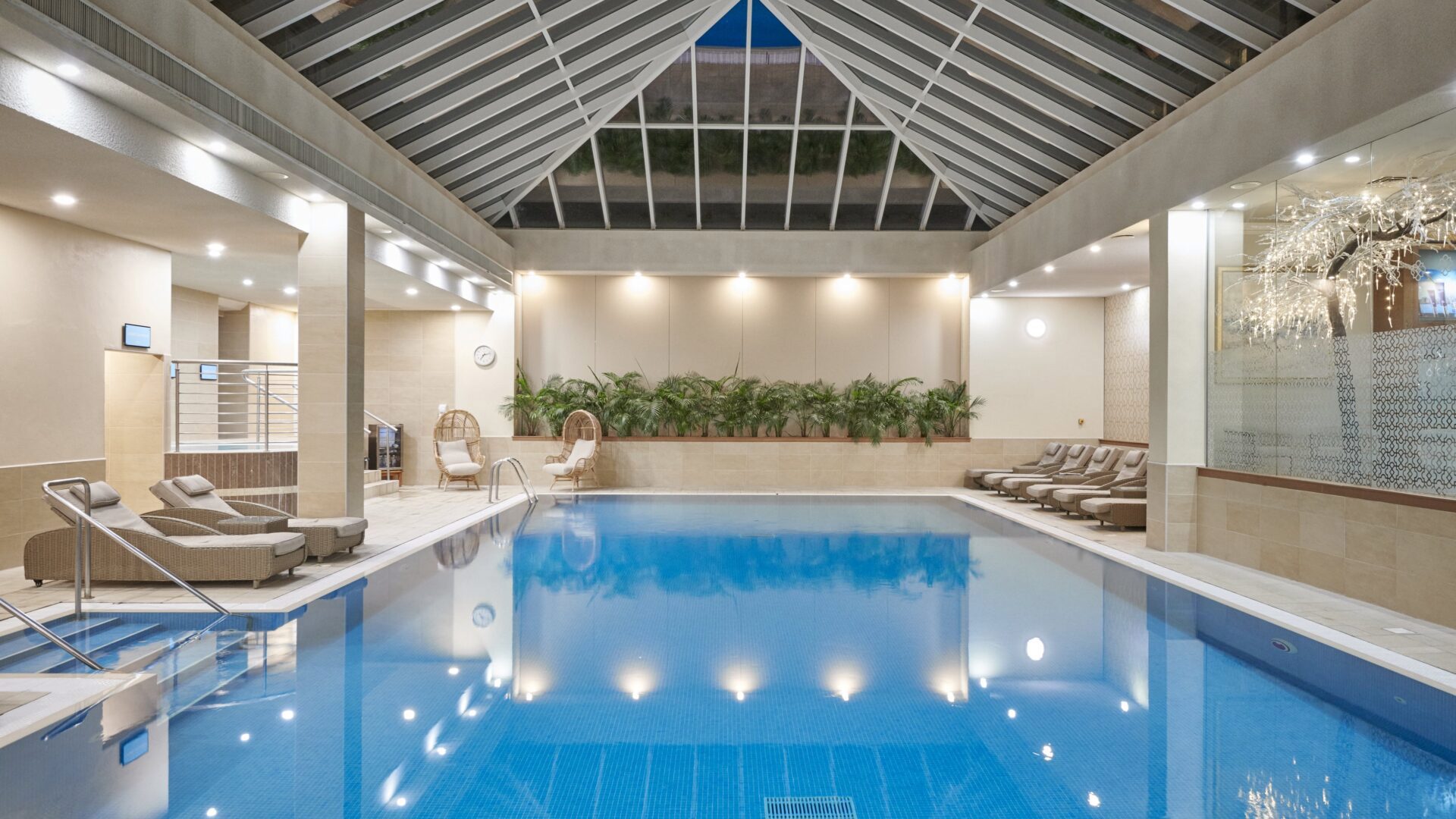 Matfen Exterior Pool 026 Min 1920X1080