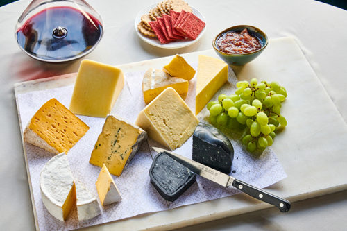 How To Present The Perfect Cheeseboard This Christmas