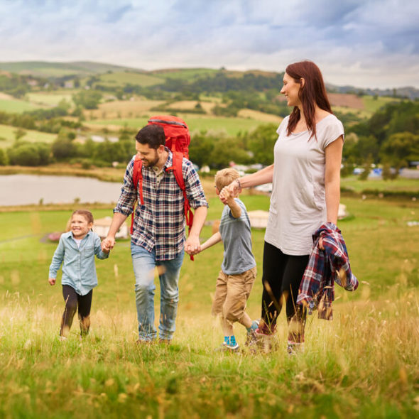 Family Walk Wide Istock 855262826 1 640X640